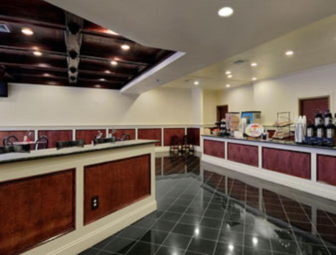 Super 8 By Wyndham Danville Restaurang bild